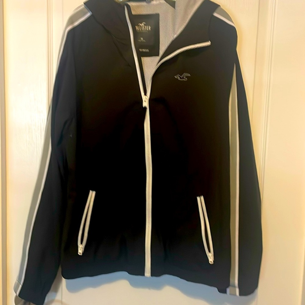 Hollister windbreaker’s jacket